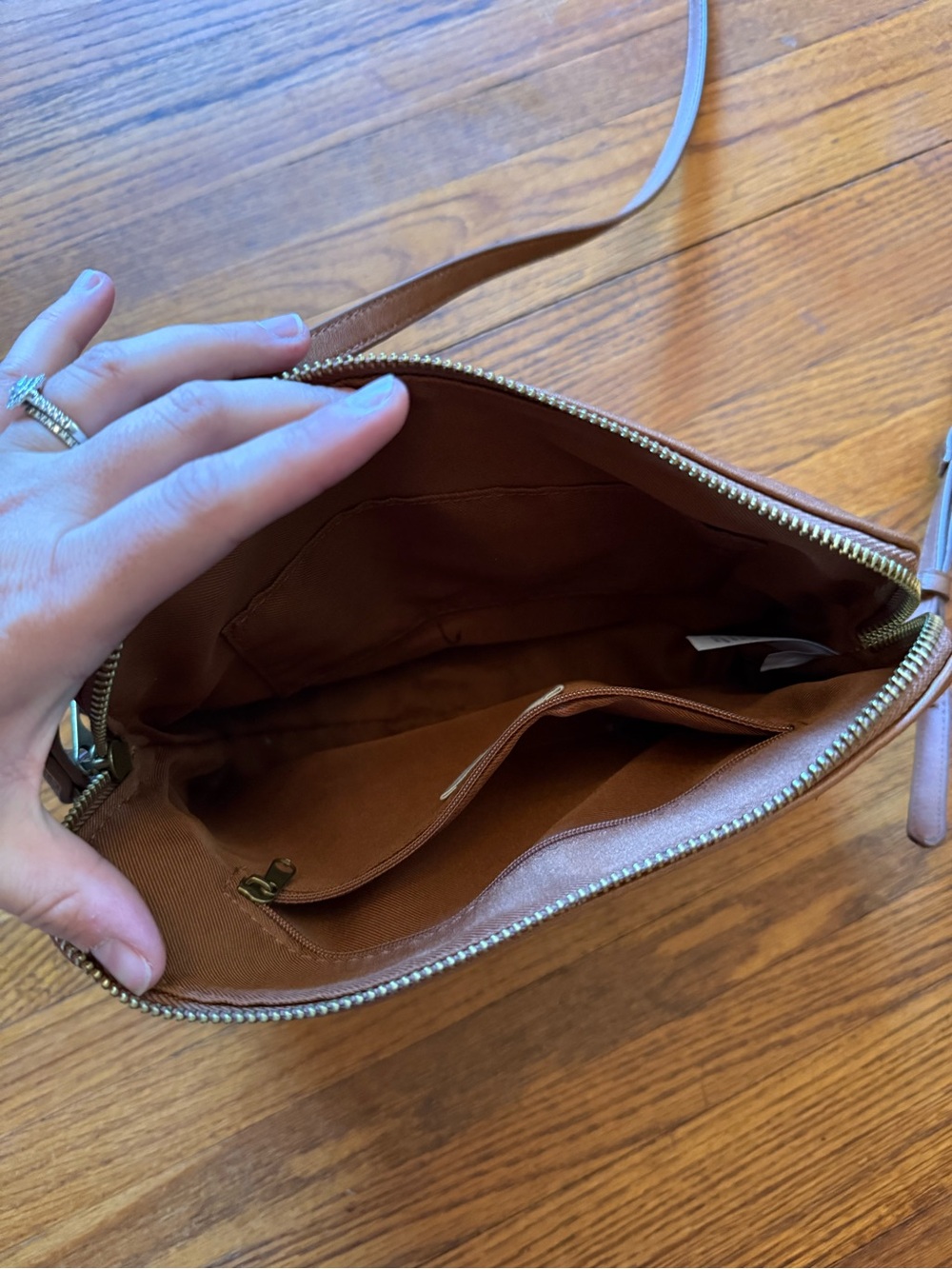 Universal Thread Brown Leather Crossbody Bag - Picture 2 of 4